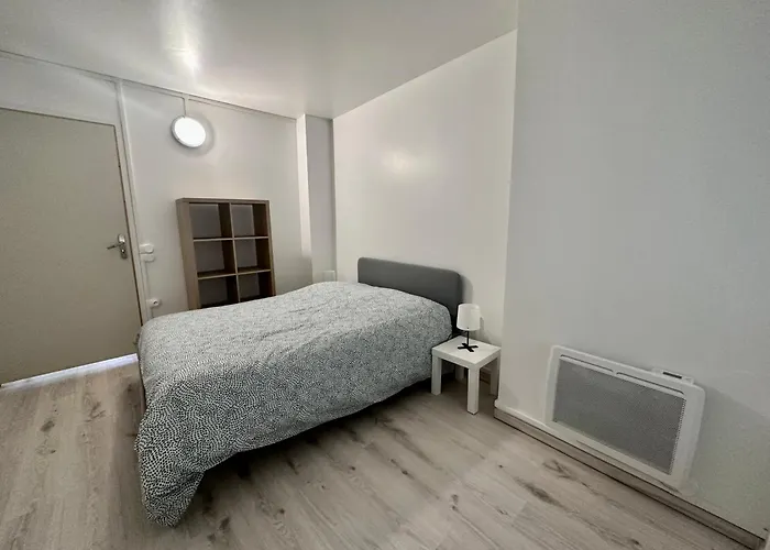 001 T2 Immeuble Perseverance Апартаменты