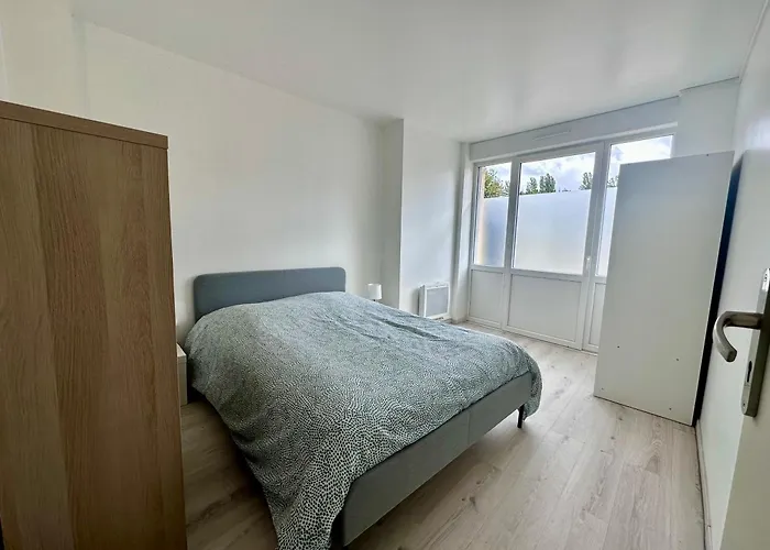 001 T2 Immeuble Perseverance Апартаменты