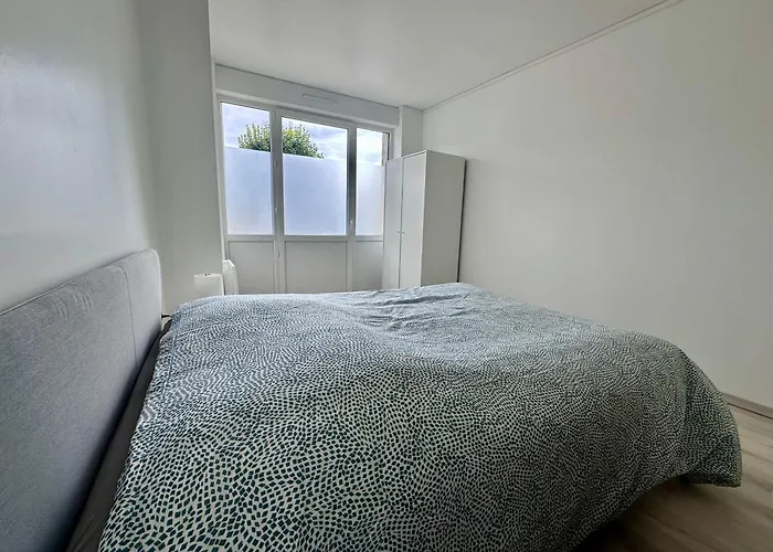 001 T2 Immeuble Perseverance Апартаменты